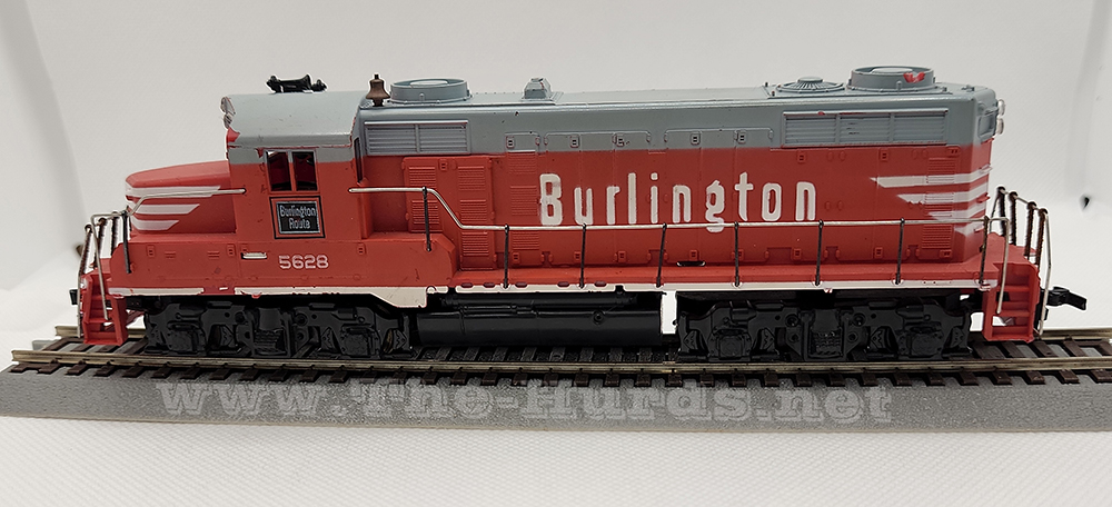 6th view of the Mantua-Tyco Burlington #5628 EMD GP-20 in my HO-scale Collection