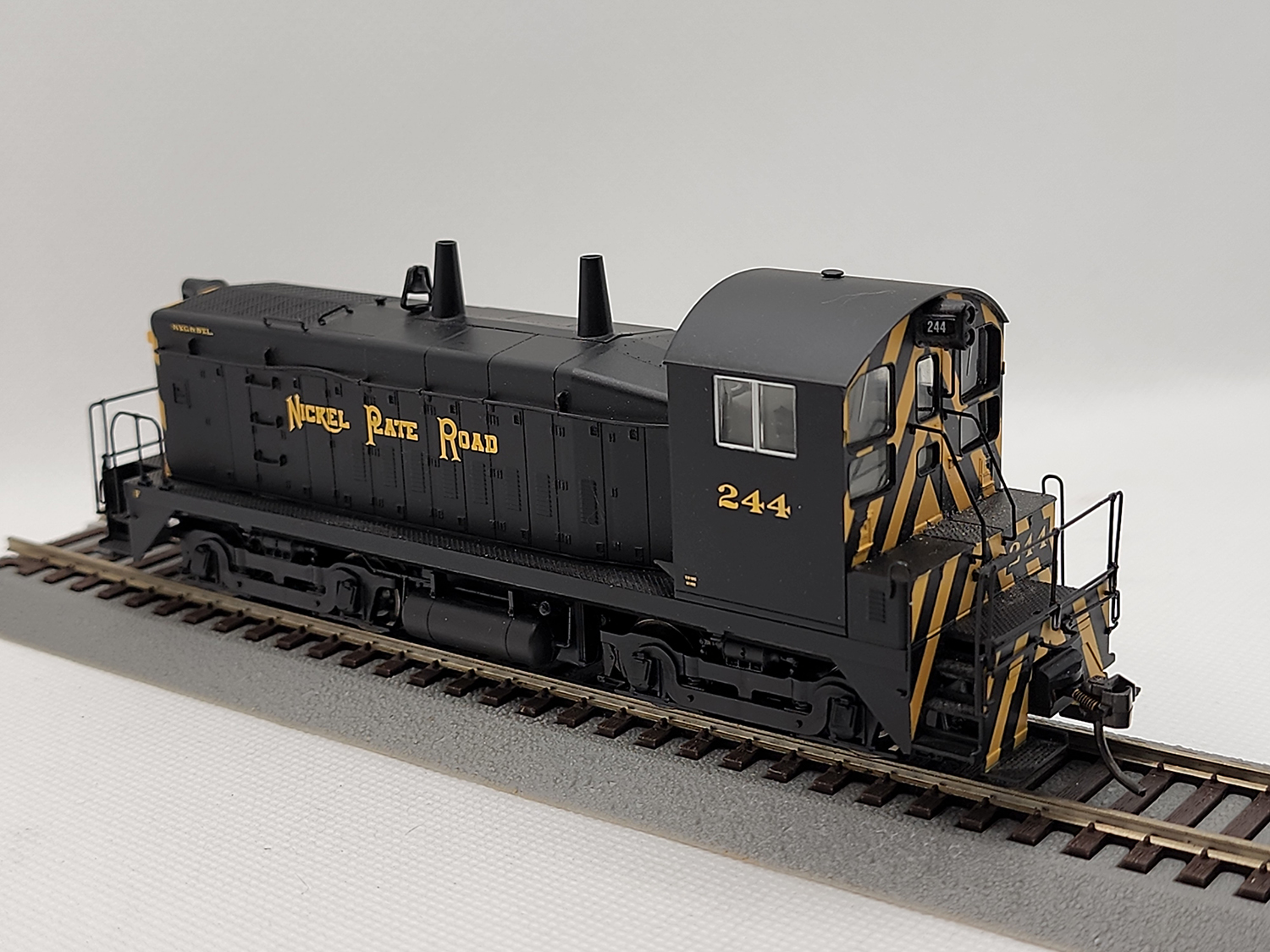 4th view of the Life-Like Nickel Plate Road SW9 Diesel Locomotive #244 in my HO-scale Collection