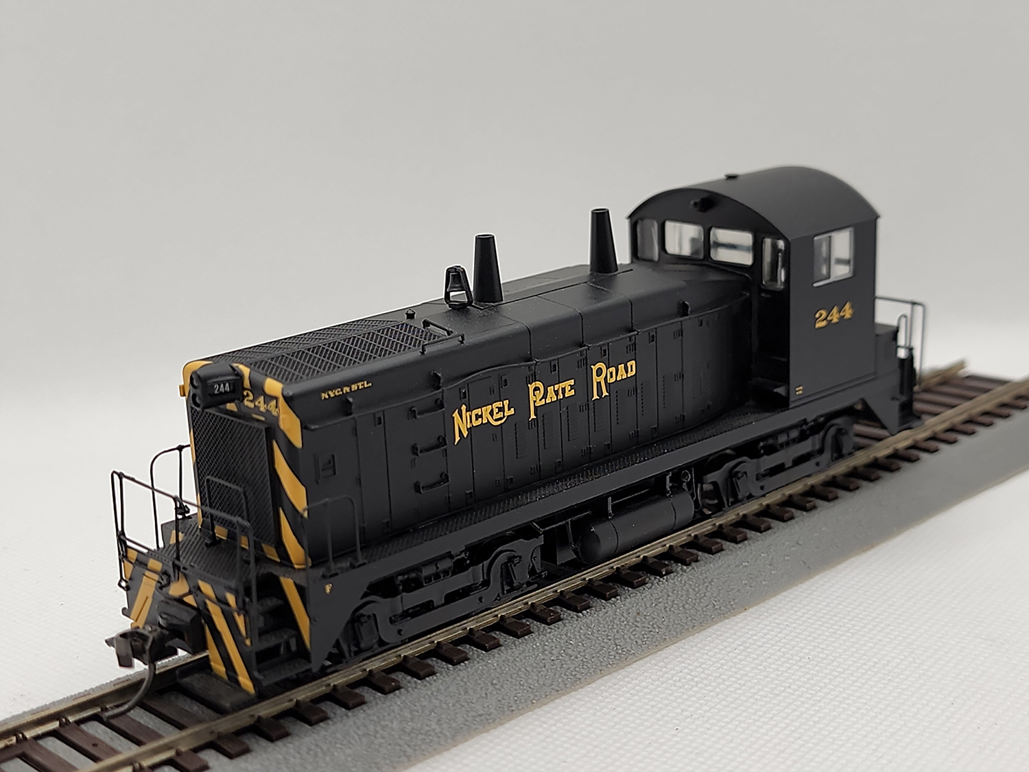 6th view of the Life-Like Nickel Plate Road SW9 Diesel Locomotive #244 in my HO-scale Collection