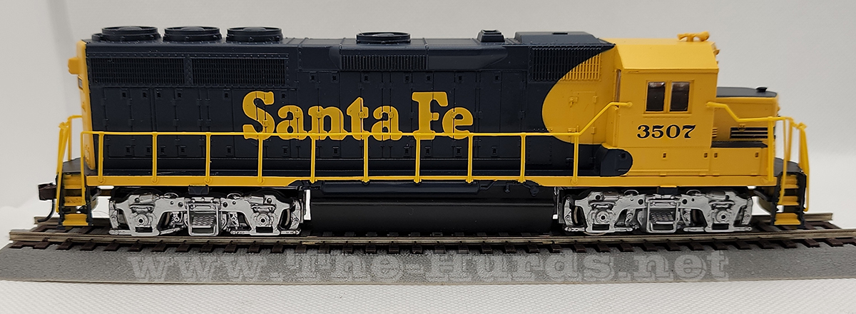 2nd view of the Bachmann DCC Santa Fe #3507 EMD GP-40 in my HO-scale Collection