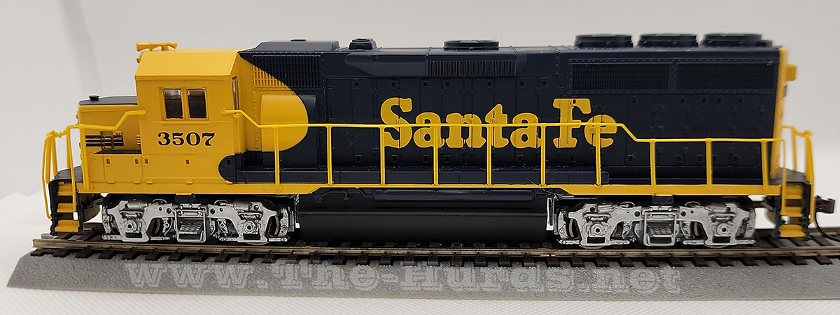 5th view of the Bachmann DCC Santa Fe #3507 EMD GP-40 in my HO-scale Collection