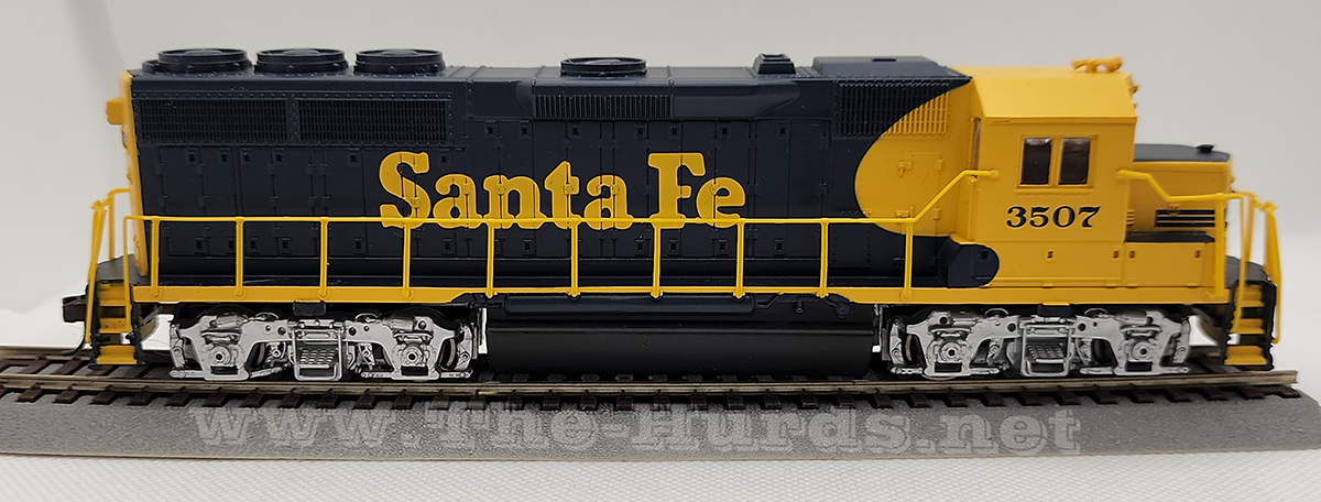 6th view of the Bachmann DCC Santa Fe #3507 EMD GP-40 in my HO-scale Collection