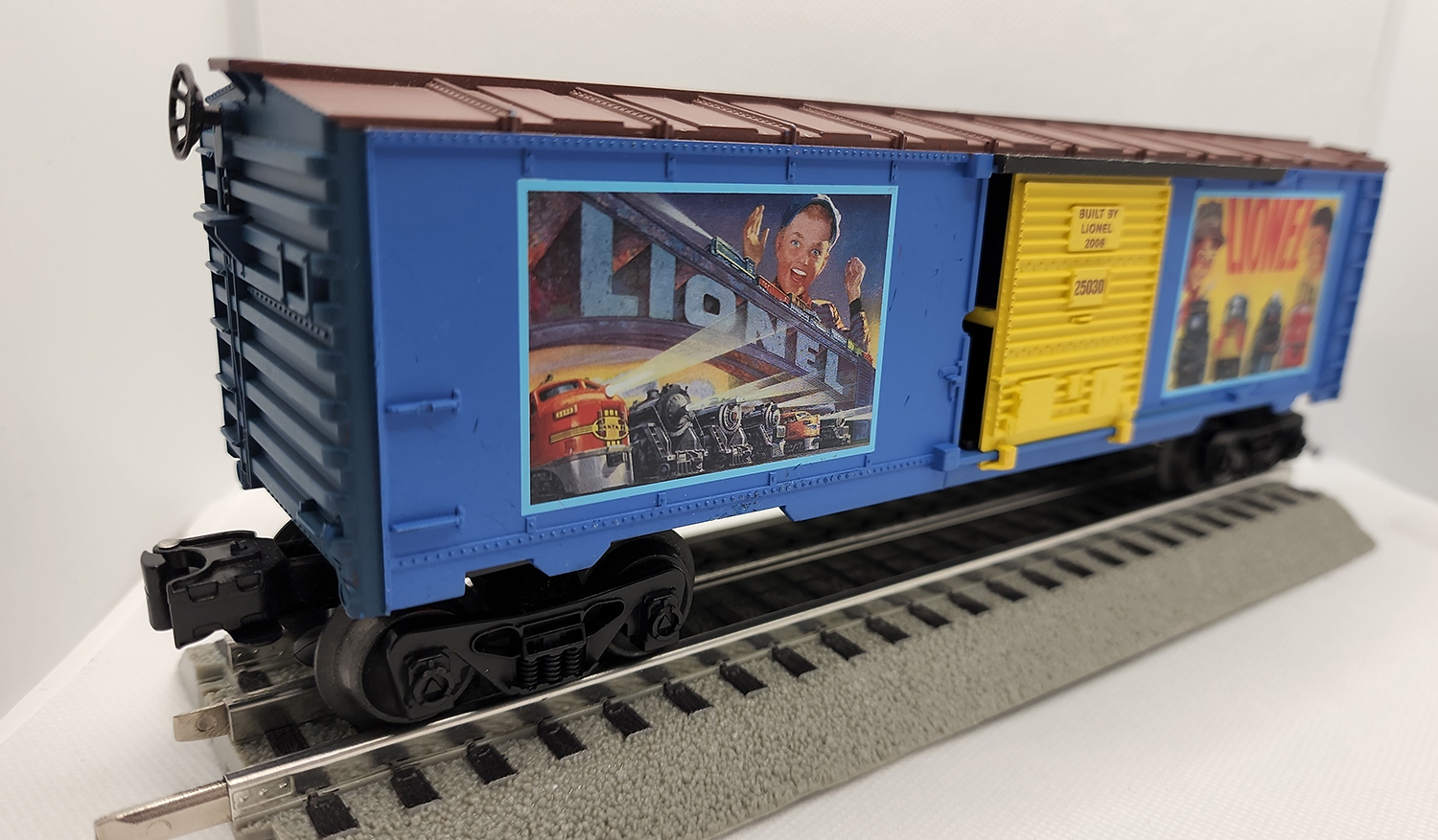 1st view of the Lionel 2006 Billboard Car #25030 in my O-scale Collection
